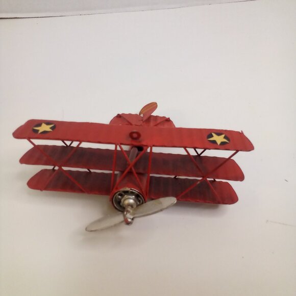 Vintage World War 1 Tri-Plane Airplane Metal Red Decor Model 6" x 6" - Picture 3 of 13